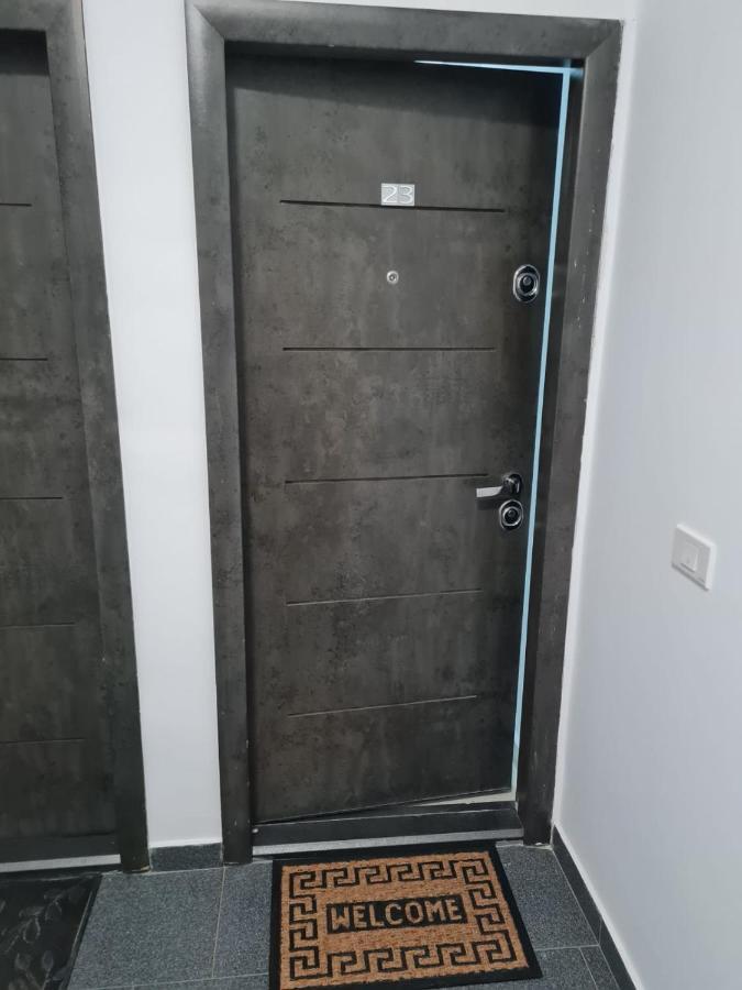 Deluxe 2 Bedroom Apartment With Balcony And Private Parking Bragadiru エクステリア 写真