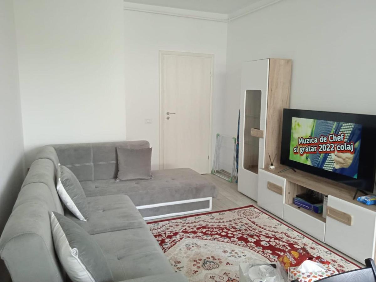 Deluxe 2 Bedroom Apartment With Balcony And Private Parking Bragadiru エクステリア 写真