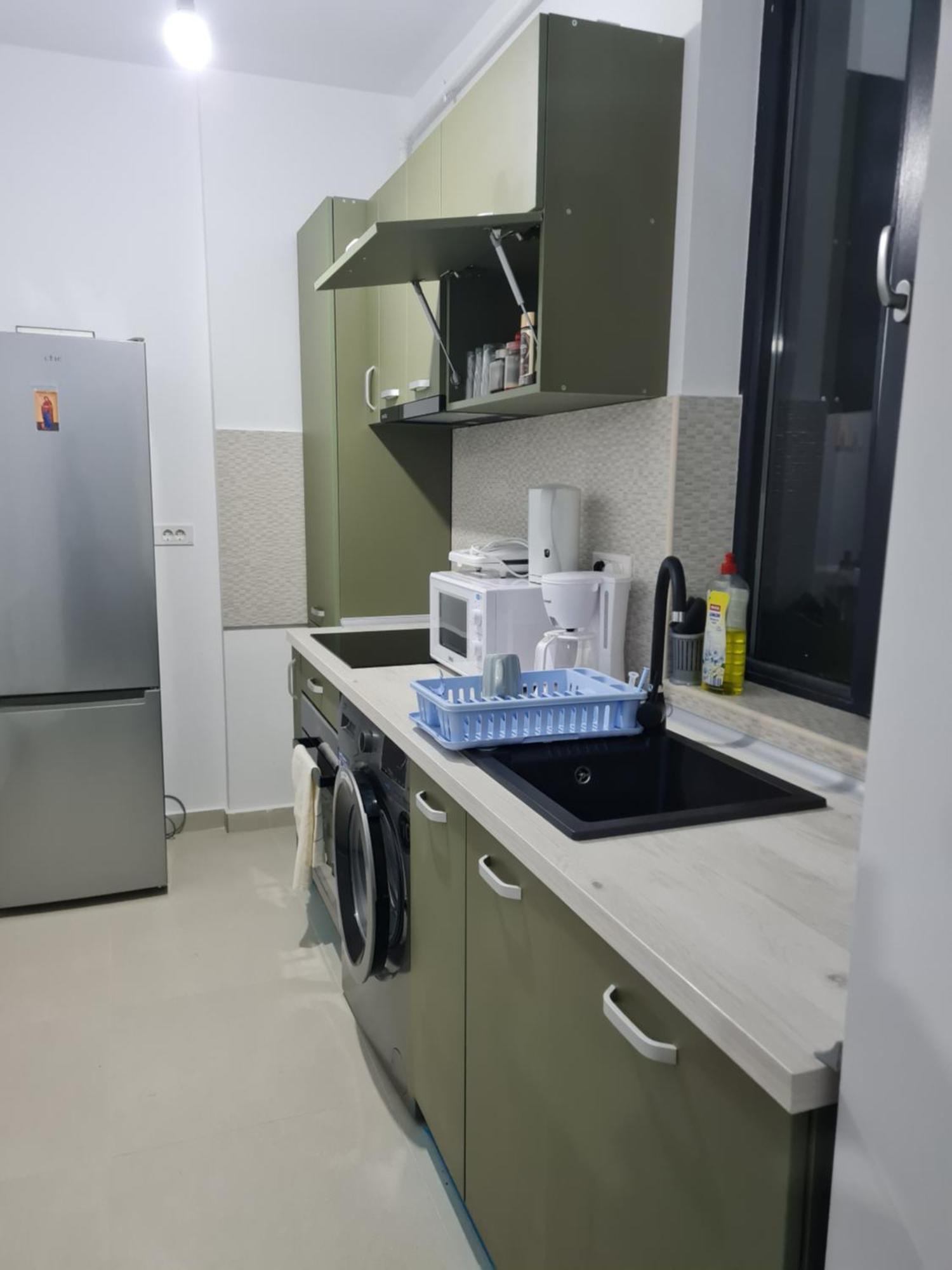 Deluxe 2 Bedroom Apartment With Balcony And Private Parking Bragadiru エクステリア 写真